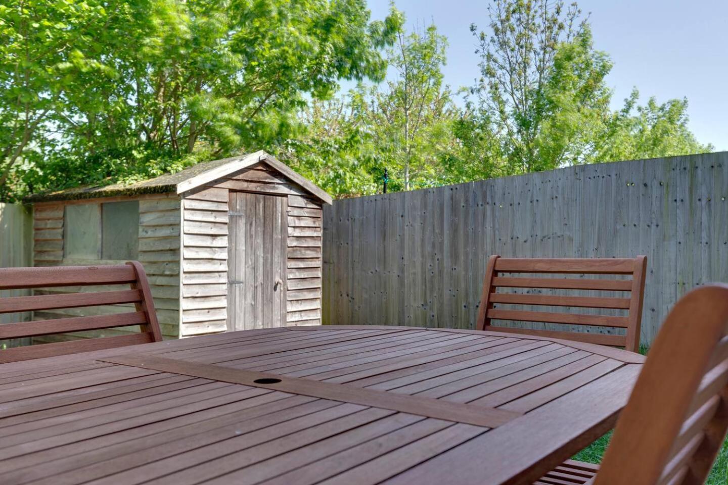 Modern And Spacious Townhouse With Free Parking Pass The Keys * Cambridge (Cambridgeshire)