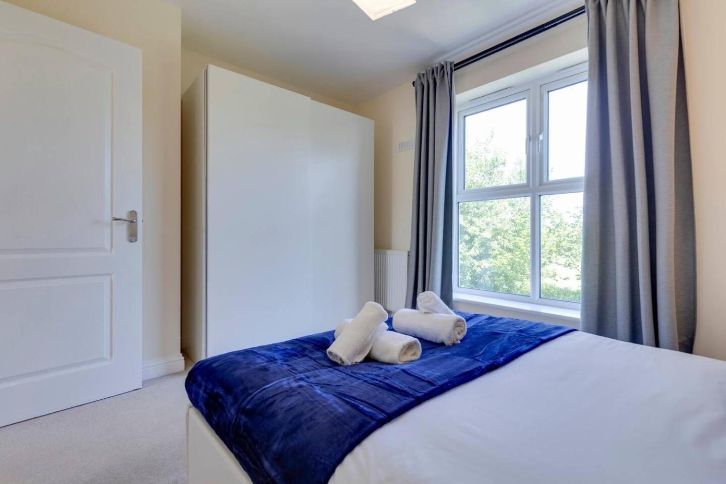 Modern And Spacious Townhouse With Free Parking Pass The Keys * Cambridge (Cambridgeshire)